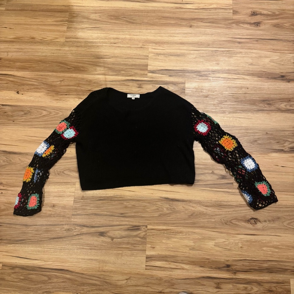 Chic Black Crochet Sleeve Crop Top